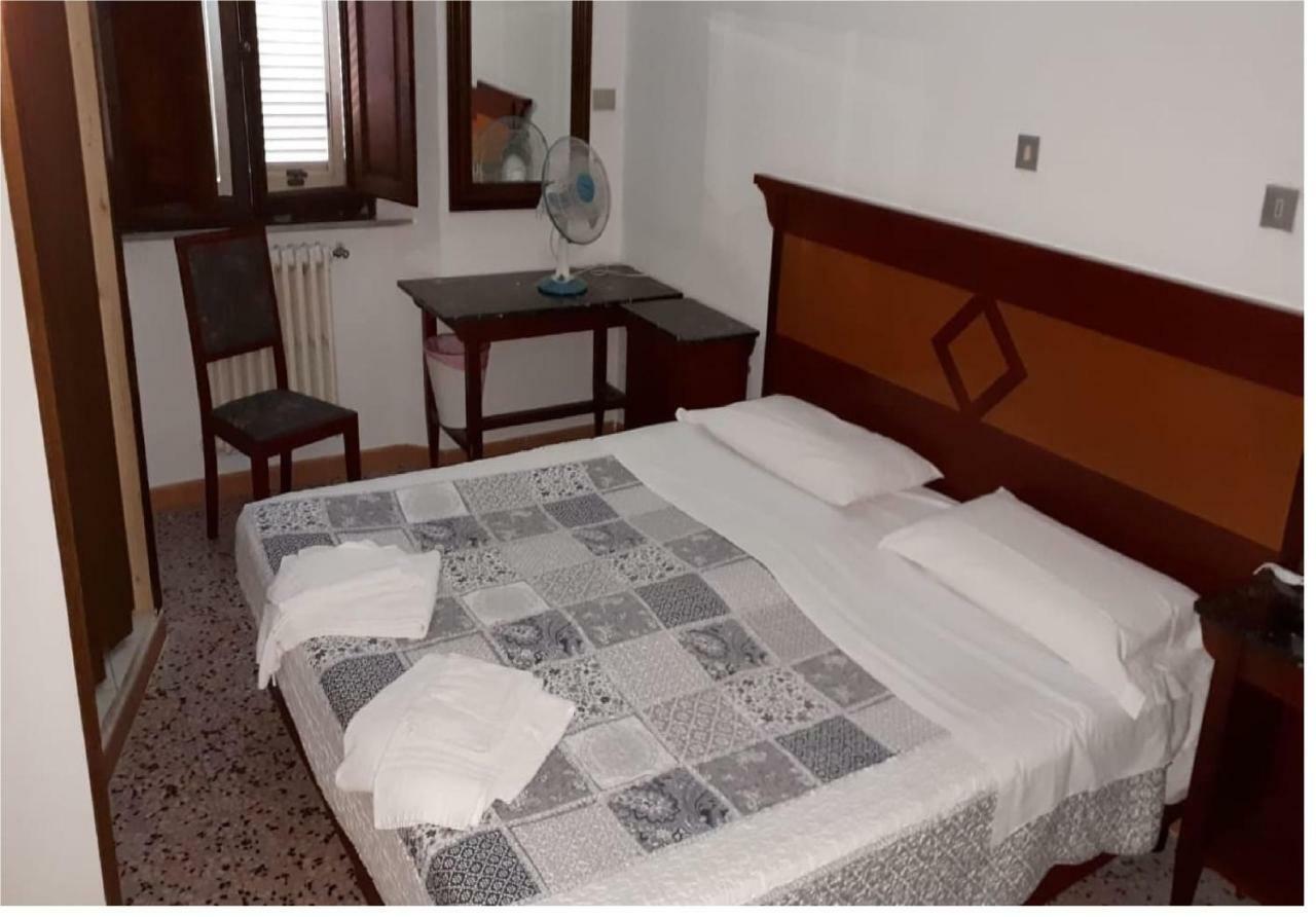 Hotel Stella Фолоника Екстериор снимка