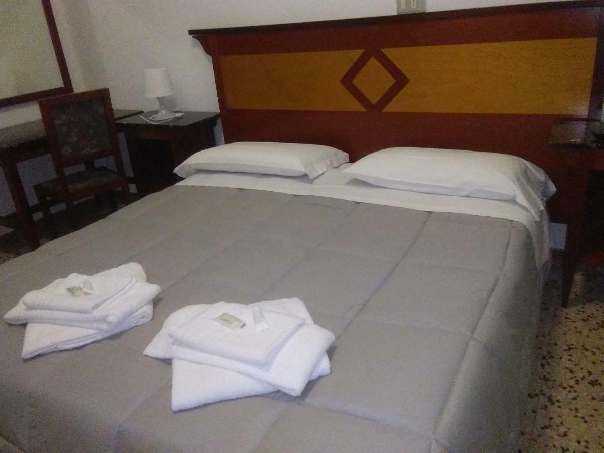 Hotel Stella Фолоника Екстериор снимка
