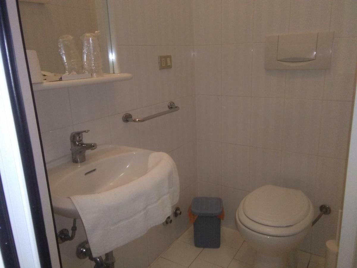 Hotel Stella Фолоника Екстериор снимка